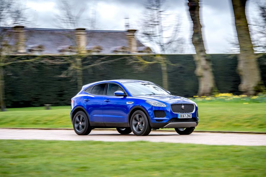  Jaguar E-Pace D180 AWD SE 2018 года  (UK) (фото 26 из 32)